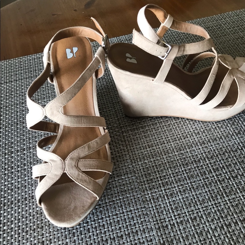 Tan Wedges